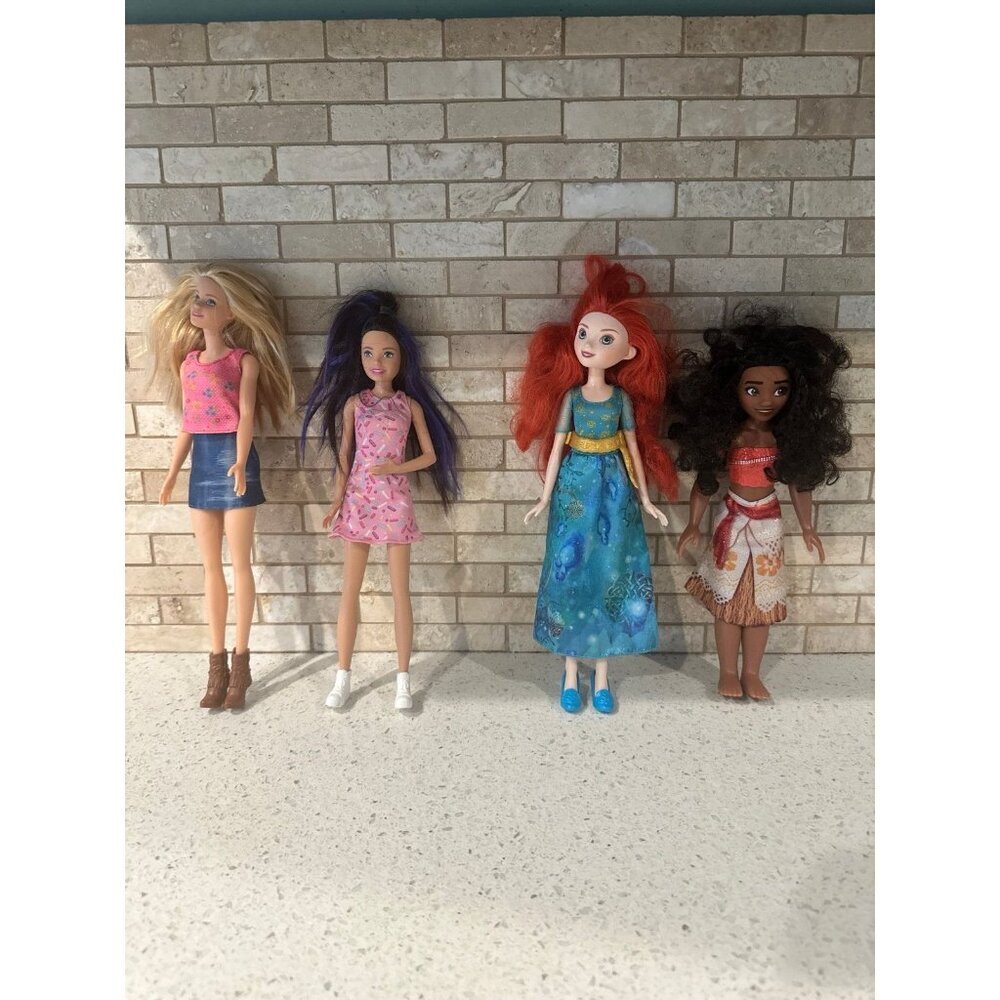 Disney doll bundle